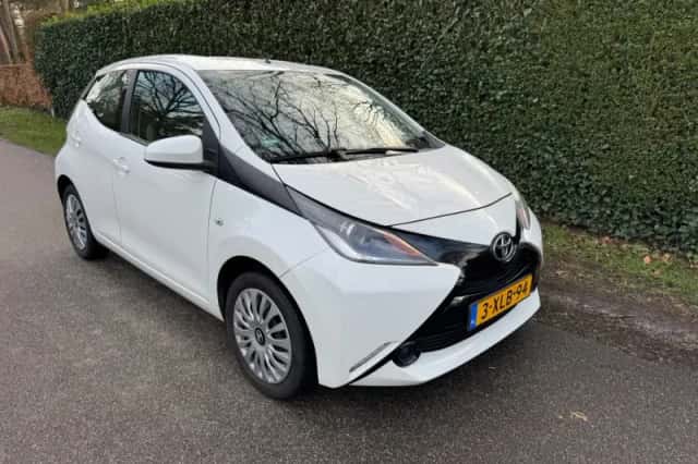 Toyota Aygo (2014) thumbnail 5