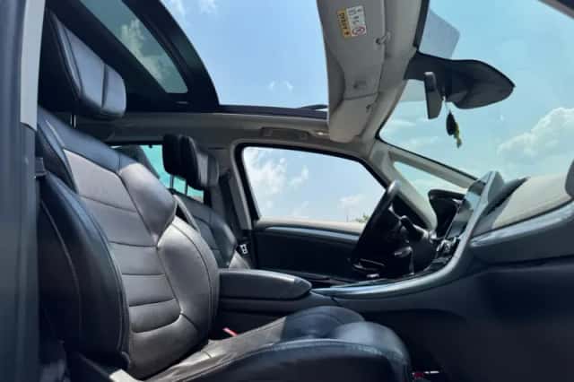 Renault Espace (2015) thumbnail 4