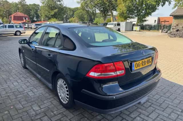 Saab 9-3 (2005) thumbnail 5