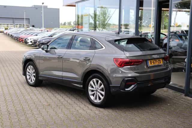 Audi Q3 (2021) thumbnail 3