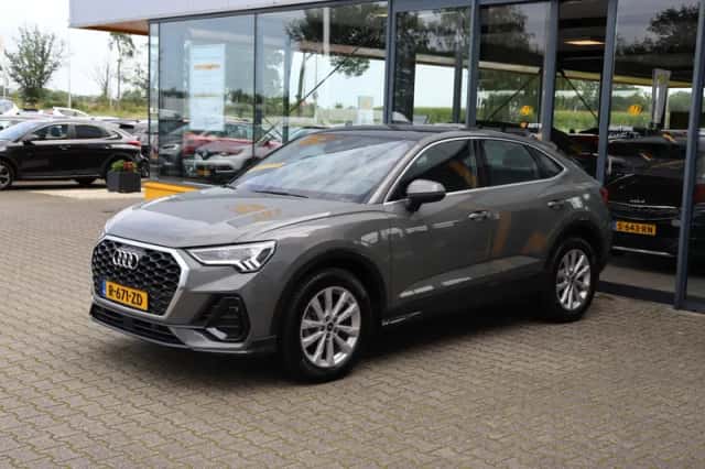 Audi Q3 (2021) thumbnail 6