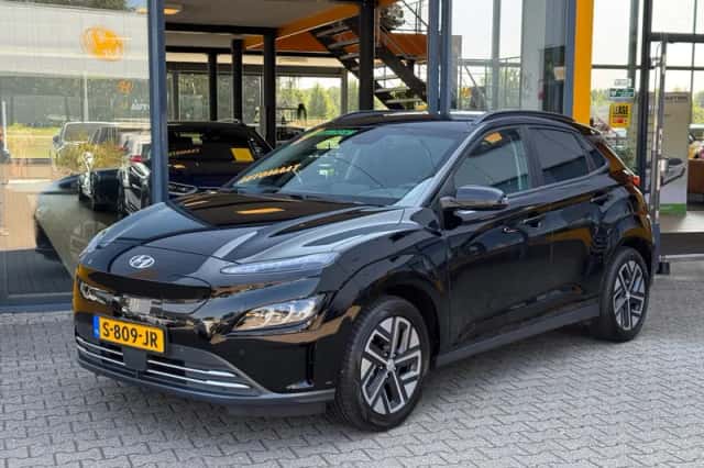 Hyundai Kona (2021) thumbnail 1