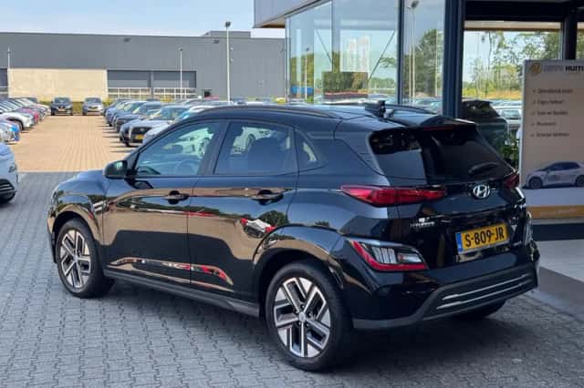 Hyundai Kona (2021) thumbnail 3