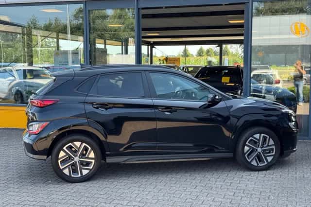 Hyundai Kona (2021) thumbnail 5