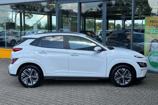 Hyundai Kona (2021) thumbnail 5