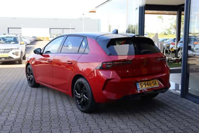 Opel Astra (2022) thumbnail 3