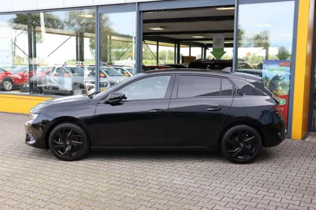 Opel Astra (2022) thumbnail 2