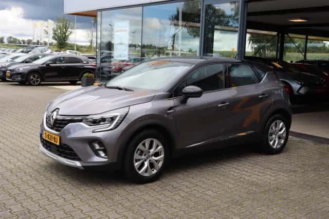 Renault Captur (2022) thumbnail 4