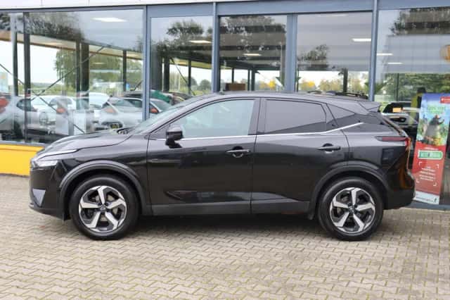 Nissan Qashqai (2022) thumbnail 2