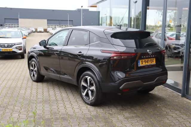 Nissan Qashqai (2022) thumbnail 3