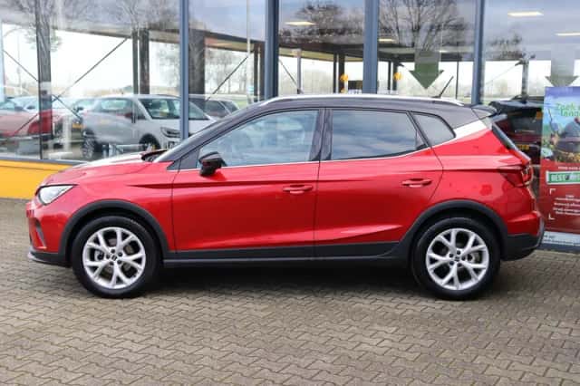 SEAT Arona (2023) thumbnail 2