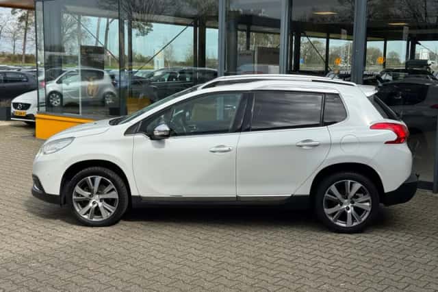 Peugeot 2008 (2014) thumbnail 2