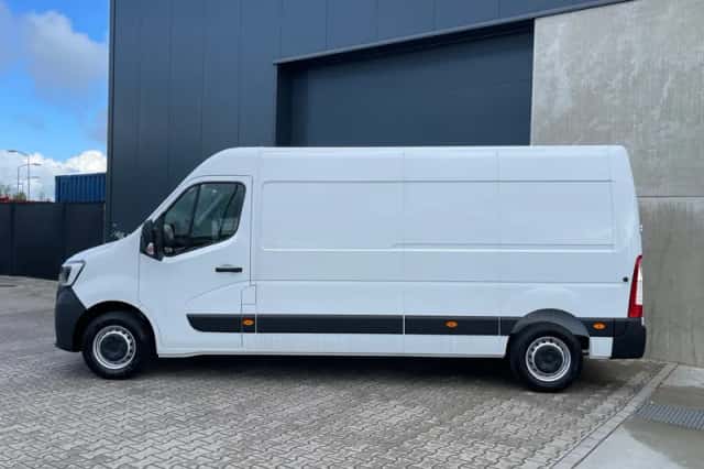 Renault Master (2024) thumbnail 2