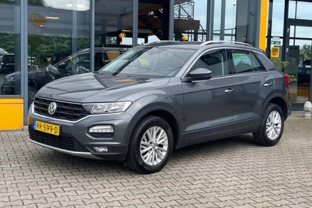 Volkswagen T-Roc (2018) thumbnail 1