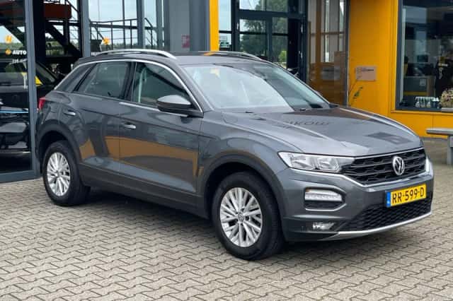 Volkswagen T-Roc (2018) thumbnail 4