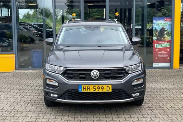Volkswagen T-Roc (2018) thumbnail 5