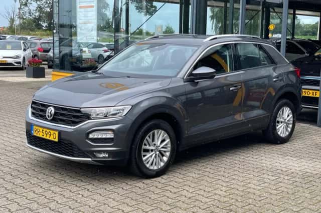 Volkswagen T-Roc (2018) thumbnail 6