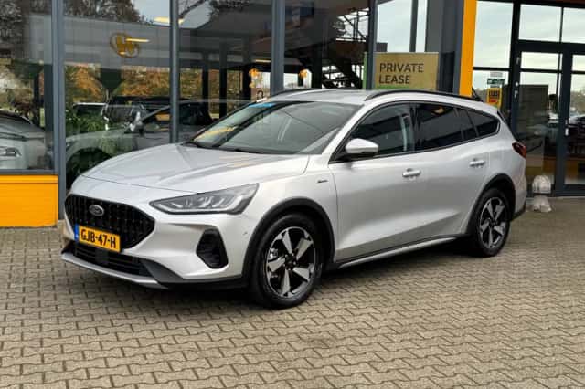 Ford Focus (2024) thumbnail 1