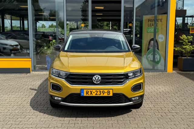 Volkswagen T-Roc (2018) thumbnail 5