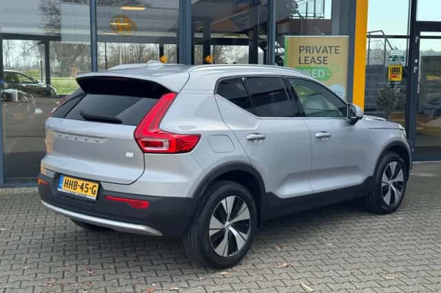 Volvo XC40 (2022) thumbnail 4