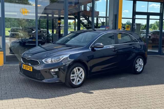 Kia Ceed (2021) thumbnail 1