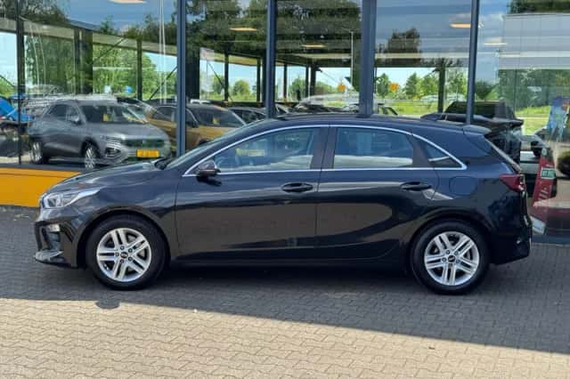 Kia Ceed (2021) thumbnail 2