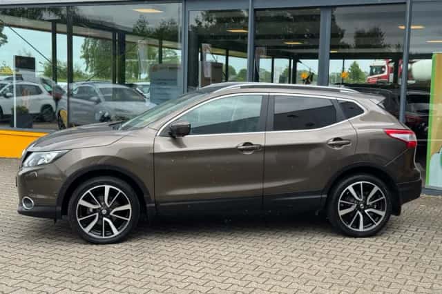 Nissan Qashqai (2017) thumbnail 2