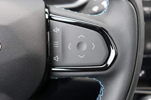 Lynk & Co 01 (2022) thumbnail 5