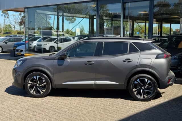 Peugeot 2008 (2023) thumbnail 2