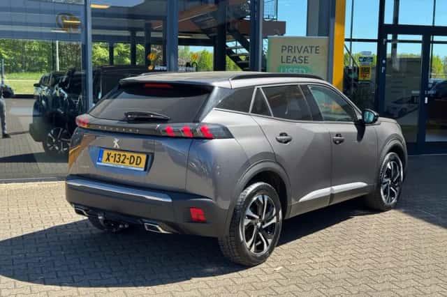 Peugeot 2008 (2023) thumbnail 4