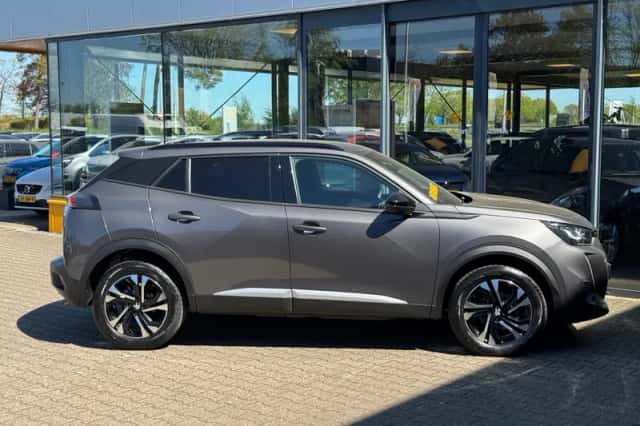Peugeot 2008 (2023) thumbnail 5