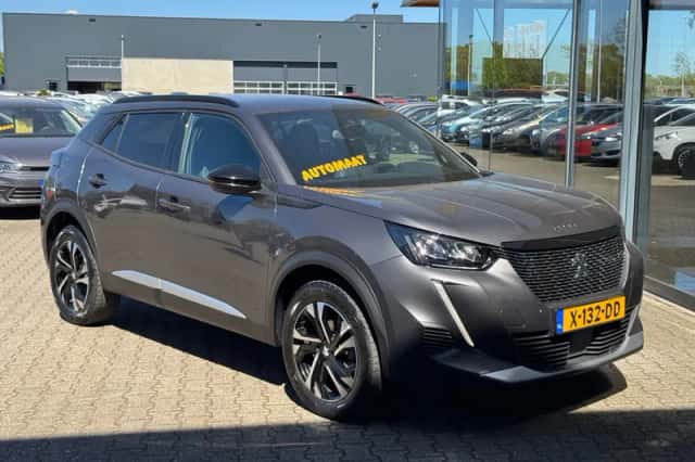 Peugeot 2008 (2023) thumbnail 6