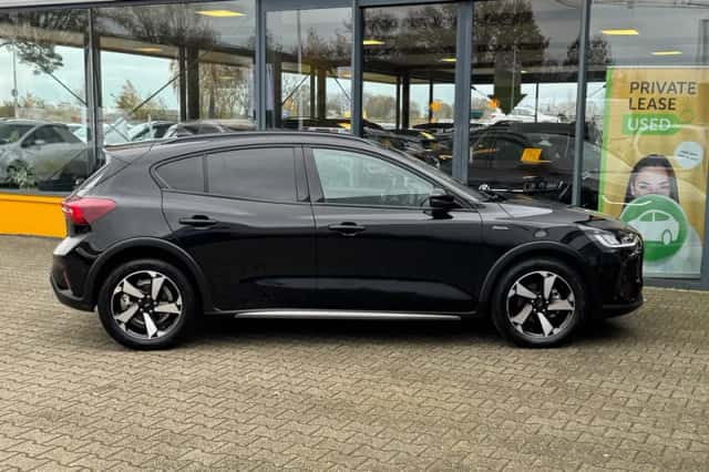 Ford Focus (2024) thumbnail 5