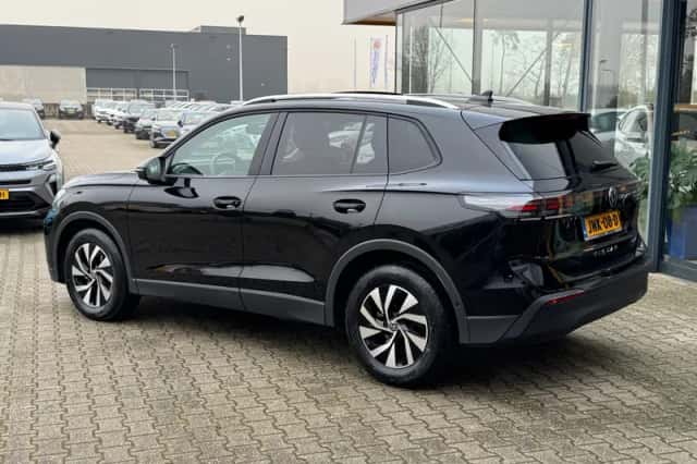 Volkswagen Tiguan (2025) thumbnail 3
