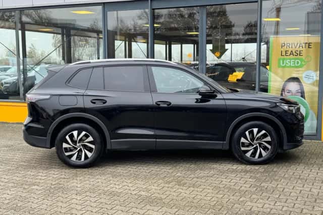 Volkswagen Tiguan (2025) thumbnail 5