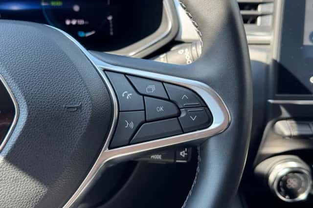 Renault Captur (2022) thumbnail 6