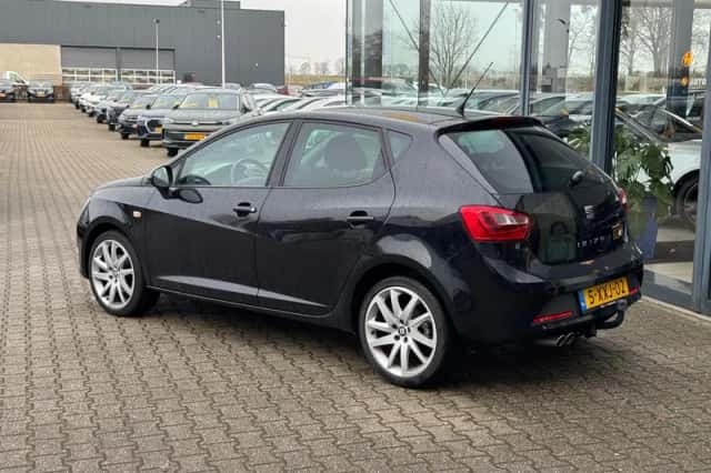 SEAT Ibiza (2015) thumbnail 3