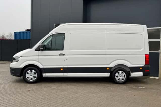Volkswagen Crafter (2024) thumbnail 2