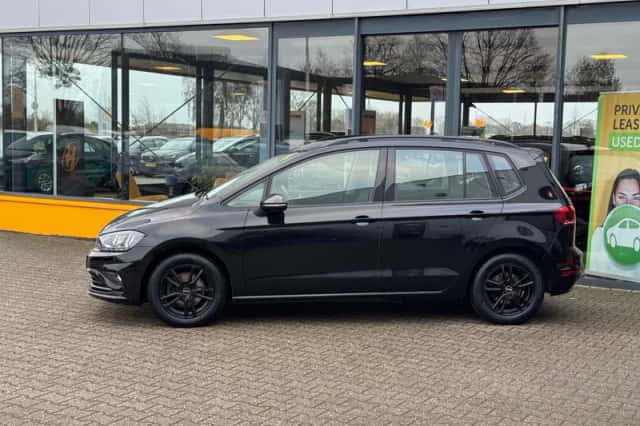 Volkswagen Golf Sportsvan (2018) thumbnail 2