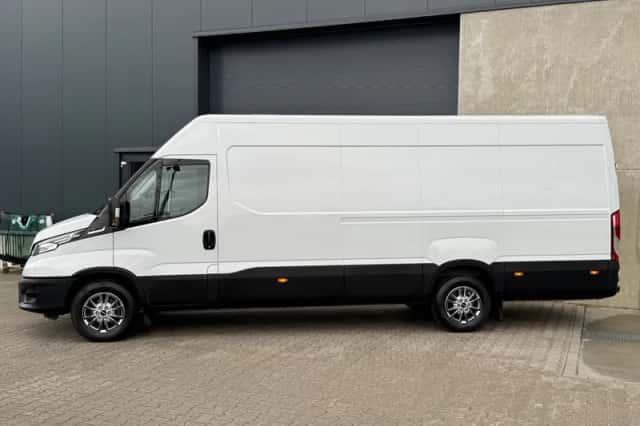 Iveco Daily (2022) thumbnail 2