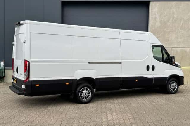 Iveco Daily (2022) thumbnail 5