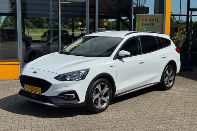 Ford Focus (2021) thumbnail 1