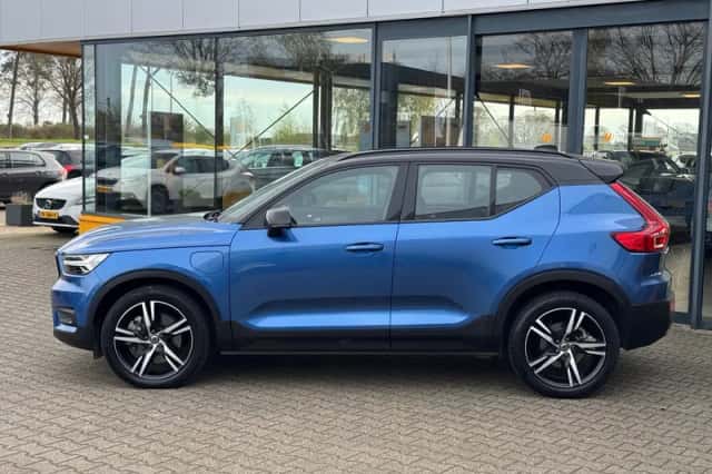 Volvo XC40 (2021) thumbnail 2