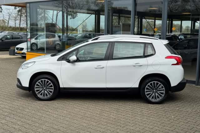 Peugeot 2008 (2016) thumbnail 2