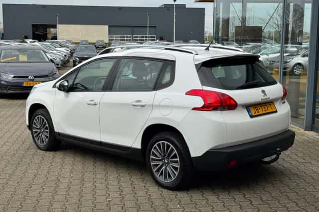 Peugeot 2008 (2016) thumbnail 3