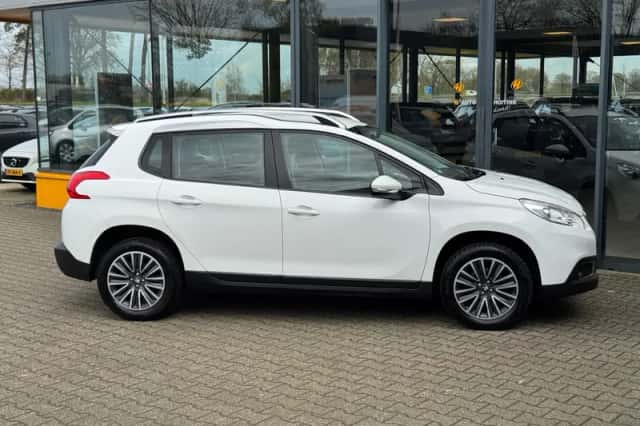 Peugeot 2008 (2016) thumbnail 5