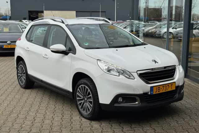 Peugeot 2008 (2016) thumbnail 6