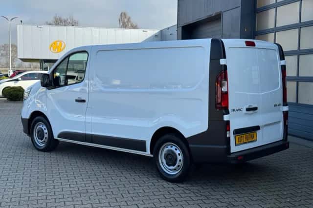 Renault Trafic (2024) thumbnail 3