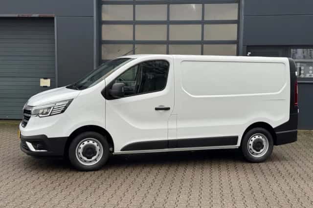 Renault Trafic (2024) thumbnail 2