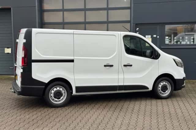 Renault Trafic (2024) thumbnail 4